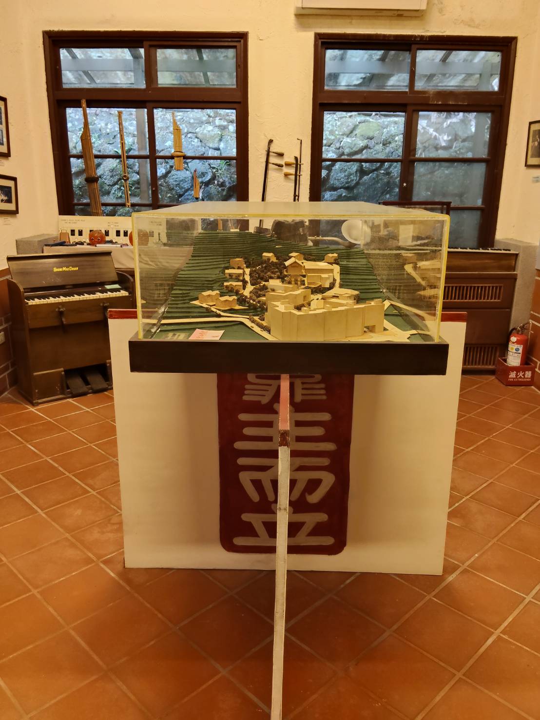 本校校史展覽室(二)