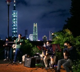 團契之夜1-sm6cwn.jpg