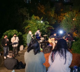 團契之夜3-ahd7q6.jpg