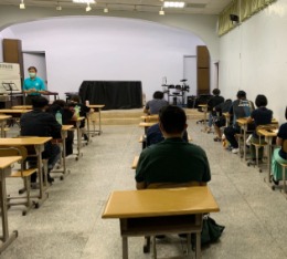 與主qt2-xetn43.jpg